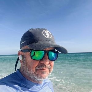 Meet your Posher, Javier